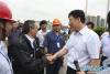 2014年6月25日市委书记刘奇慰问甬新闸泵站建设人员